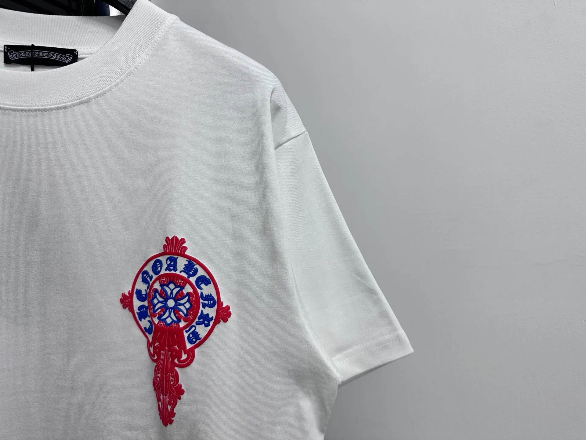 🅿️180 [Chrome heart*] Chrome heart 25ss early spring new cross foam short-sleeved T-shirt ·280 grams of 100% cotton double yarn jersey fabric ·Special thickened 32 pieces of double-strand 1x1 thread in the same cylinder custom dyeing ·Double-needle stitching and cross-stitching technology ·Original main mark washed tag Color: Black White Size: S-XL